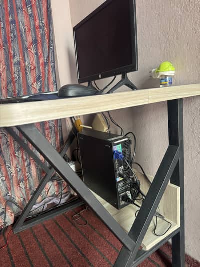 Brand new 3.5 meter tabel zero use hua h office k lye lya tha