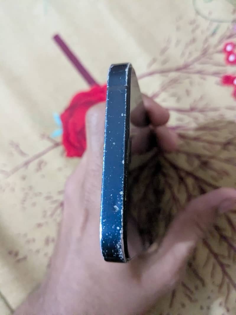 iPhone 12 3