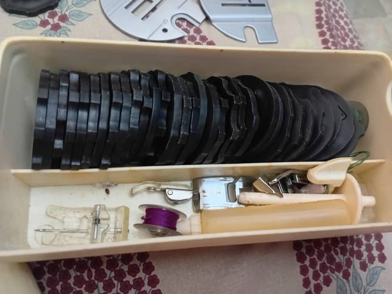 sewing machine 7