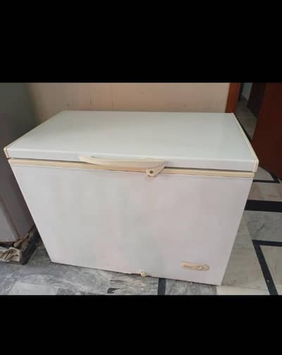 Dawlance deep freezer