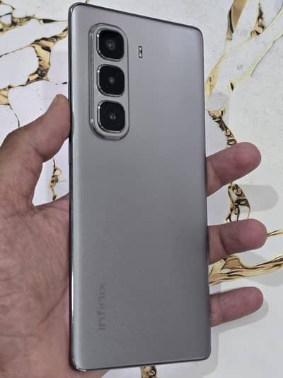 Infinx Hot 50 pro plus 256gb 8gb+8gb