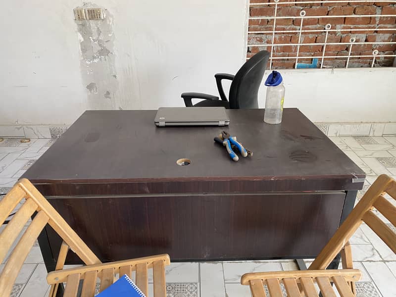 Modern Table 6