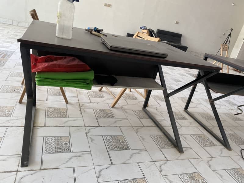 Modern Table 8