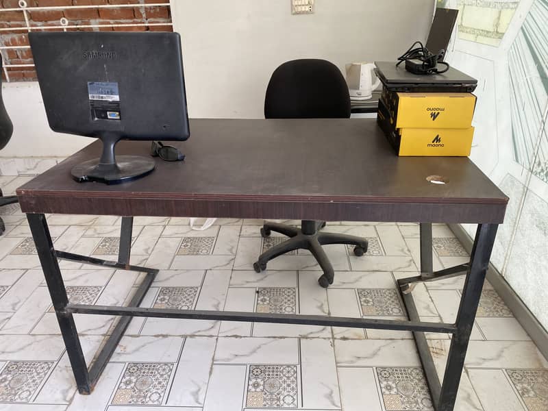 Modern Table 9