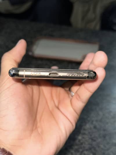 Iphone 11 pro max 64 gb(JV)waterpack 77% battery back crack only