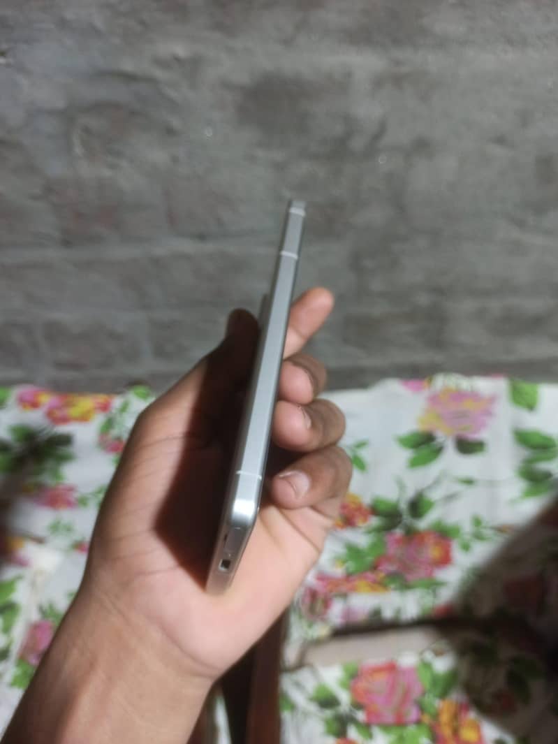 Mobile 3