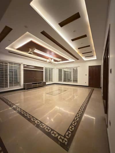Pani bijli gas 2 bed potion for rent vip location