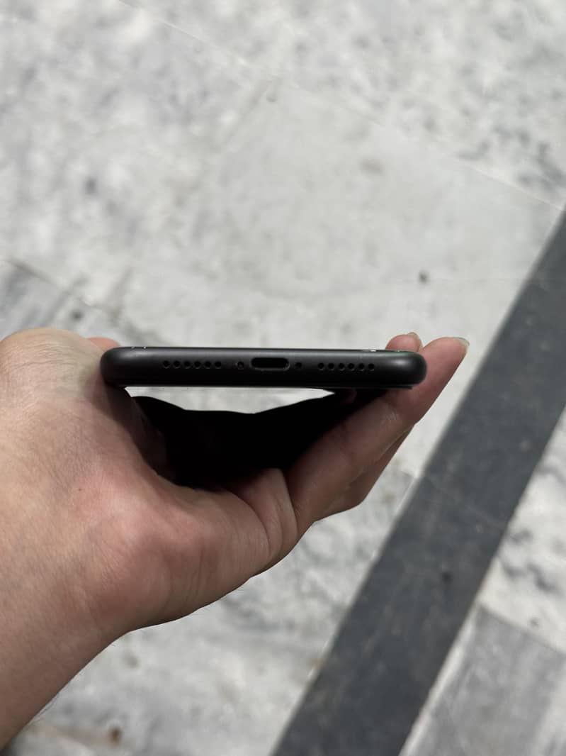iPhone 11 1