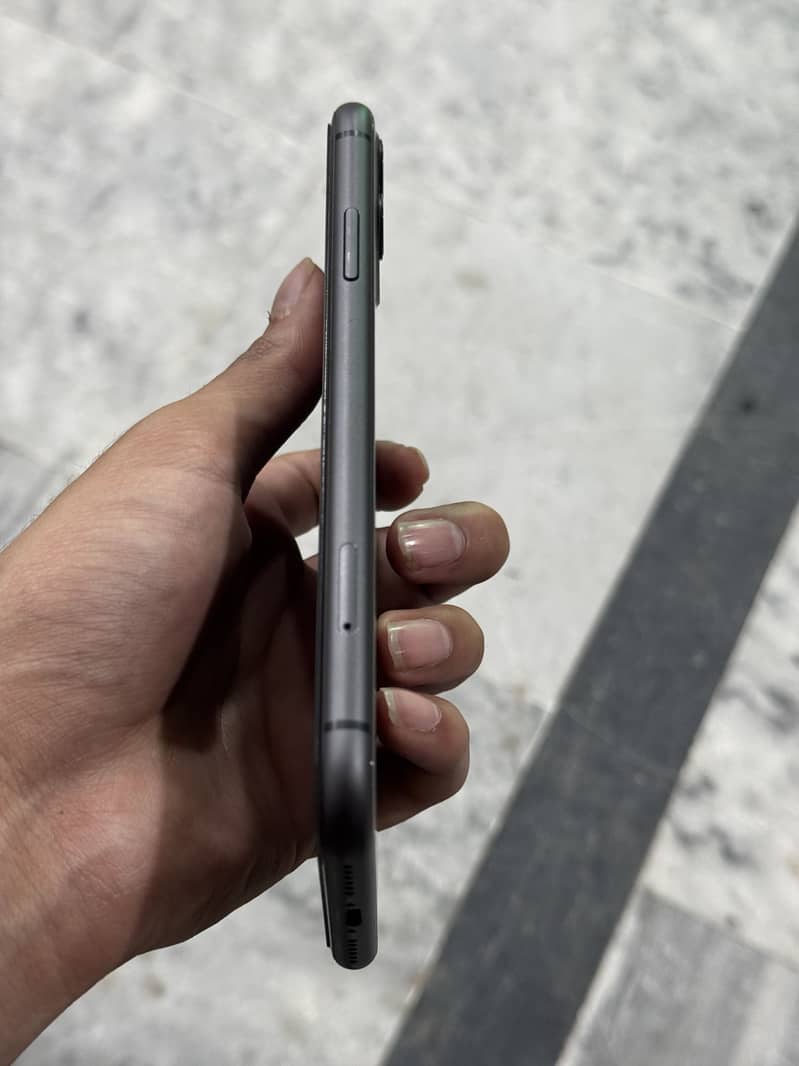 iPhone 11 2