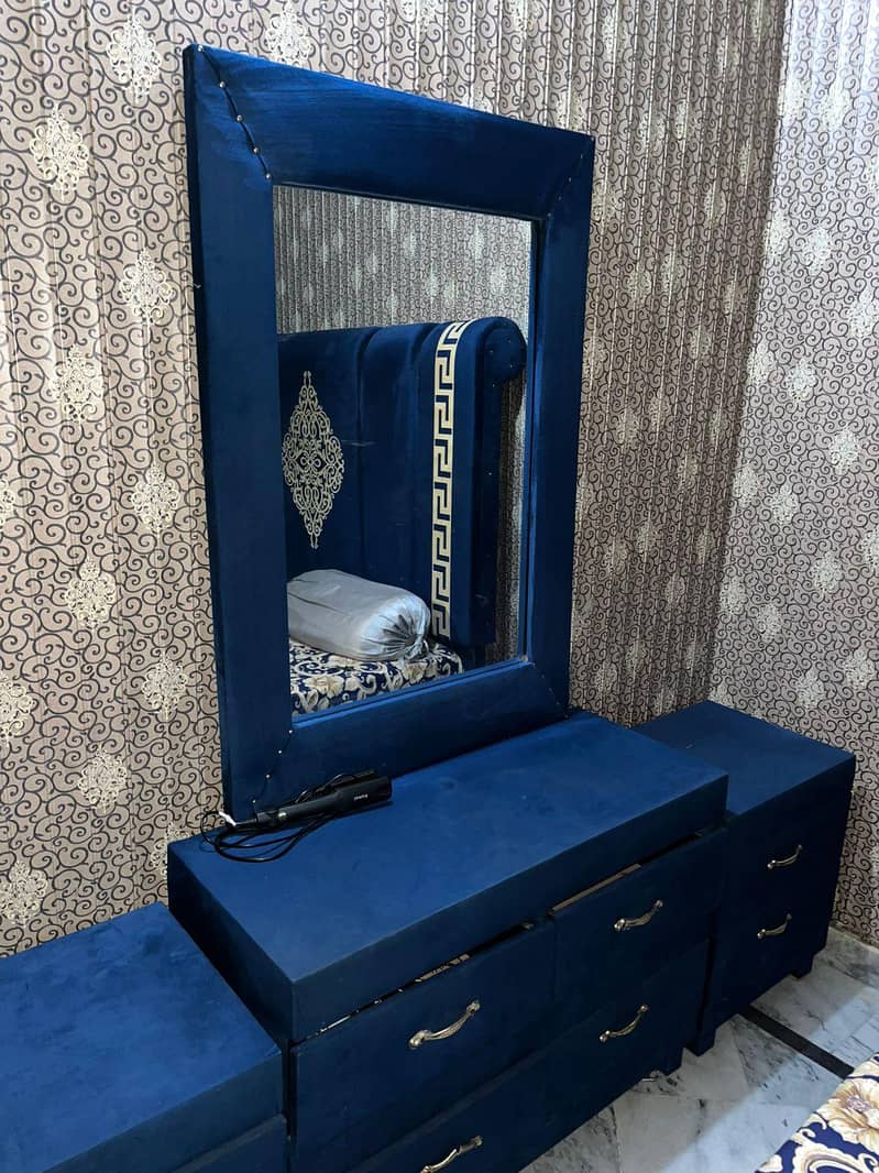 Bed with dressing 1
