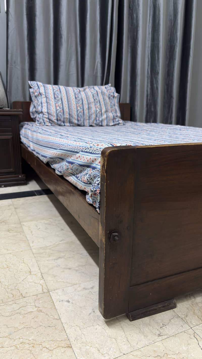 2 single beds 2
