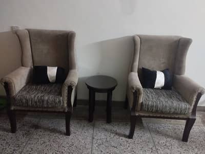 Excellent Condition Wing Arm Chairs with Center Table
