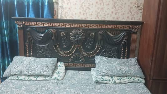 bed with side tables and with console just in 40000