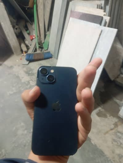 Apple iPhone 13