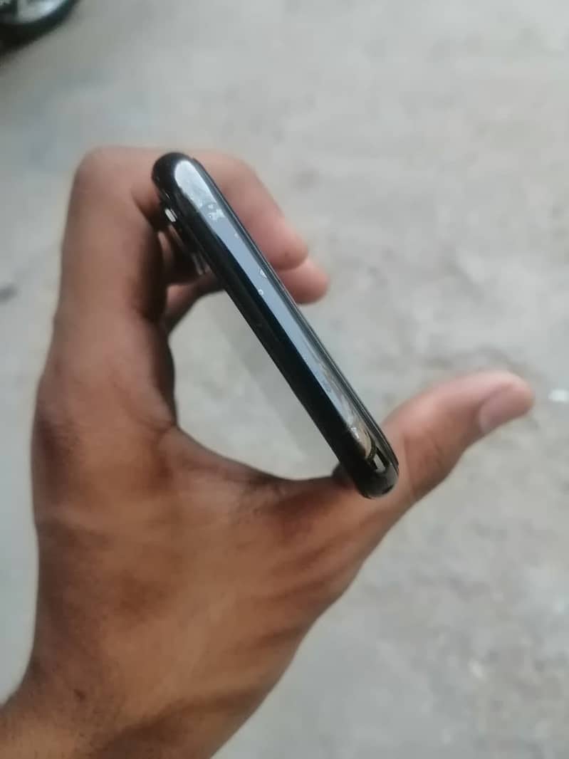 iPhone x 4