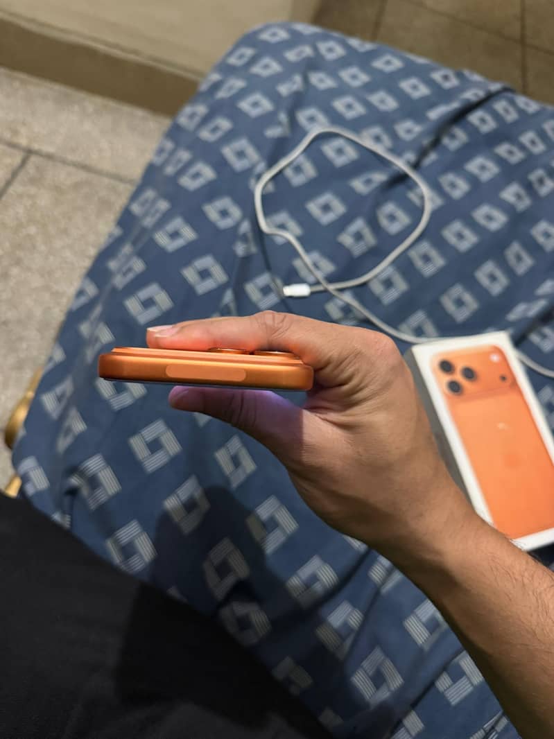 Iphone 17 pro max 4