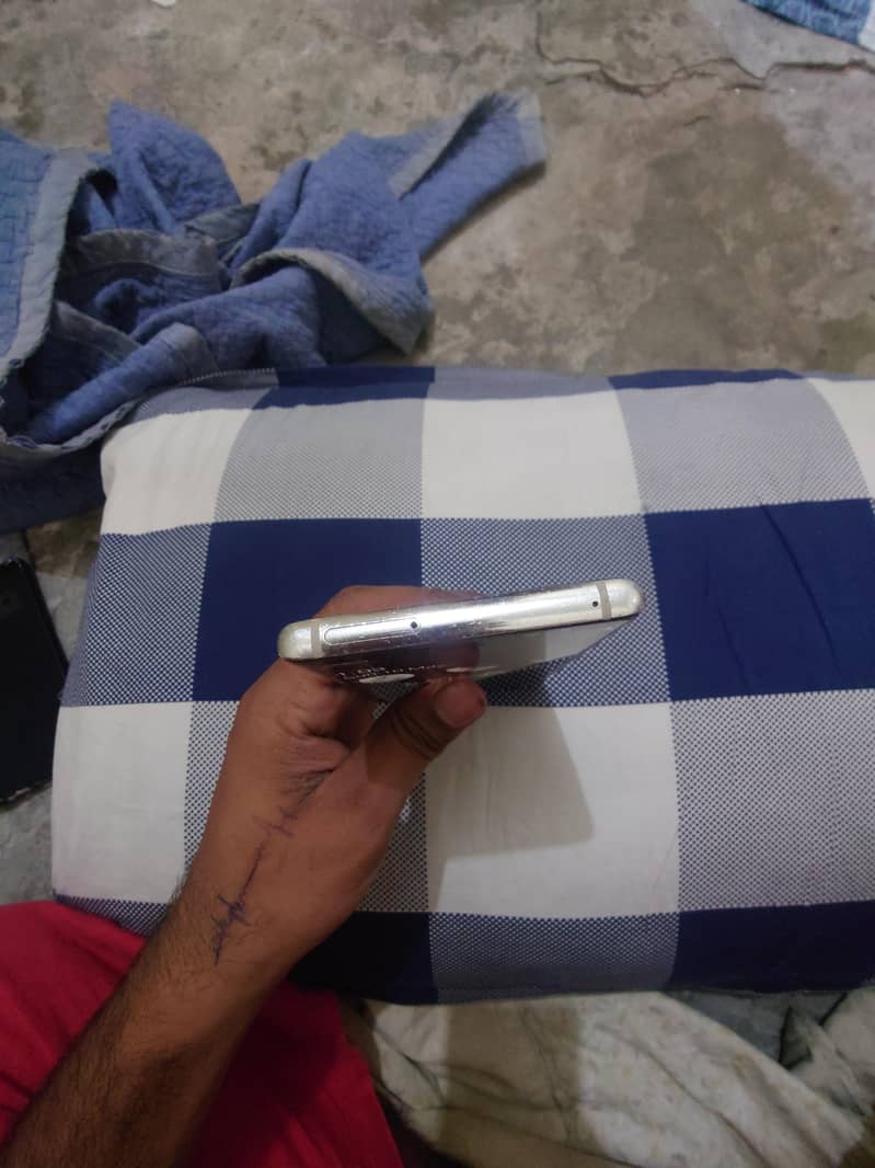 Samsung Note 8 4