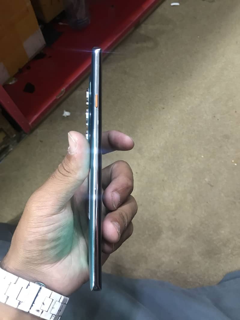 CAMON 40 pro 1