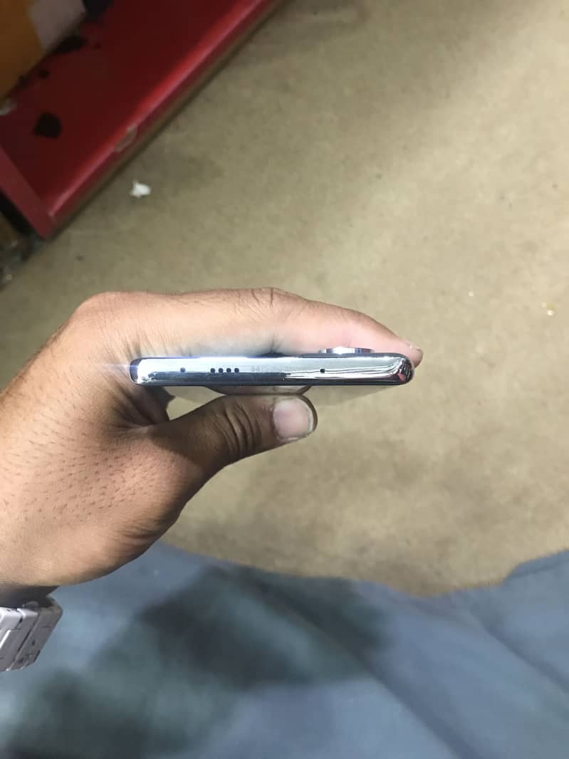 CAMON 40 pro 4