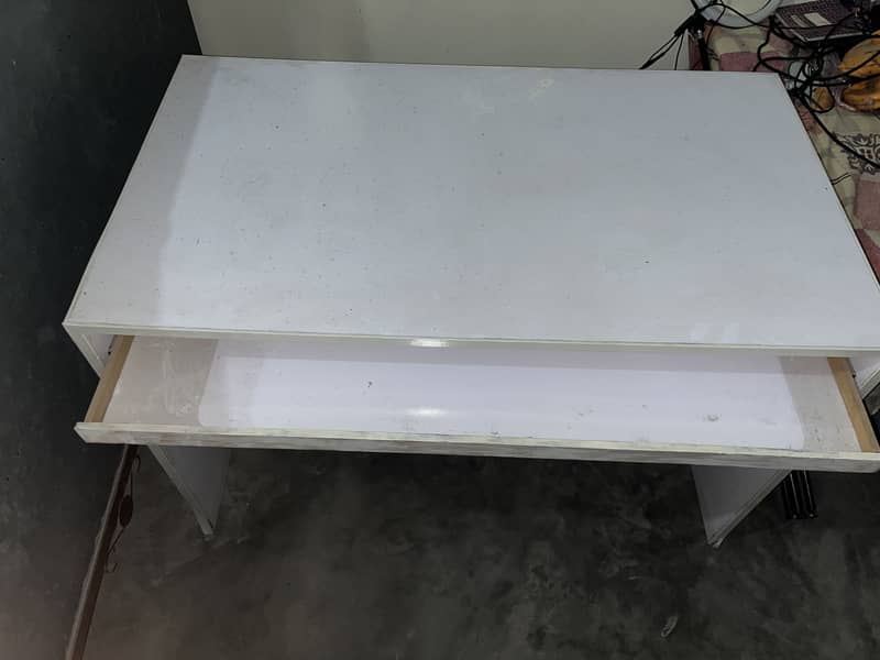 Workstation - Computer Table 0
