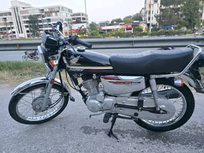 Honda CG 125S special edition 2025 model.