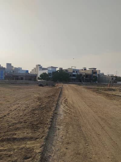 PIR AHMED ZAMAN TOWN CORNER Plot 114 Yards FOR SALE 150ft Road
