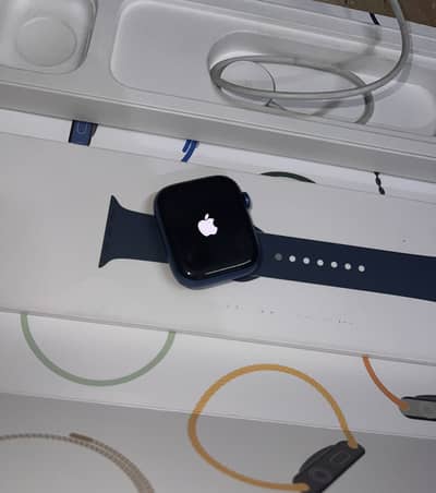 Apple watch series 7 (45mm)