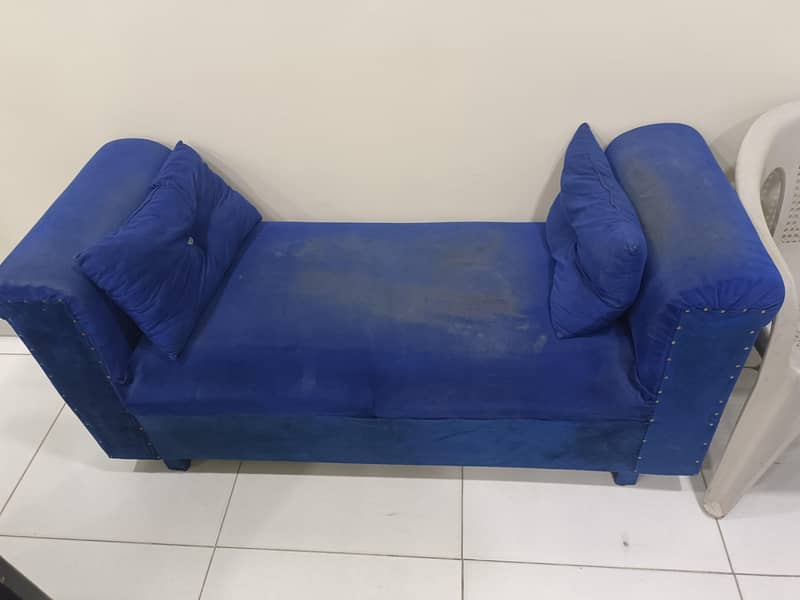 Table + Sofa 1