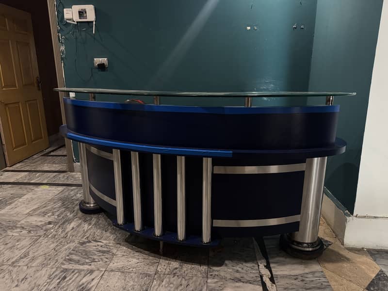 Reception counter 2