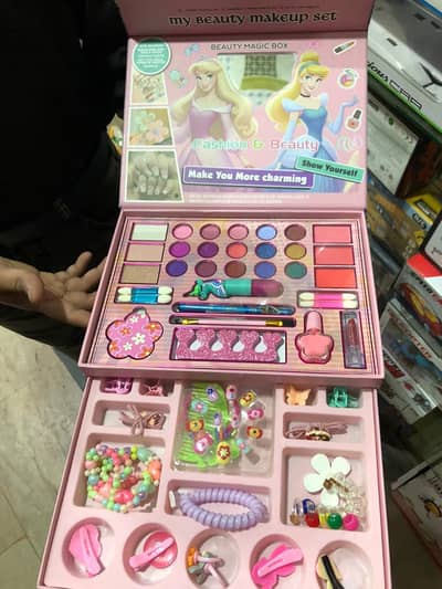 makeup kit / makeup / 4 in 1 makeup kit