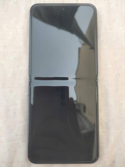 Samsung Galaxy Z Flip 5 is for sale or exchange
