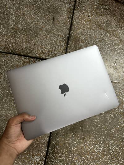 Mac Book Pro 2018 16/256