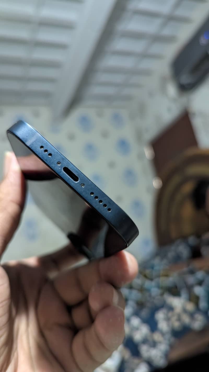 iPhone 13 0