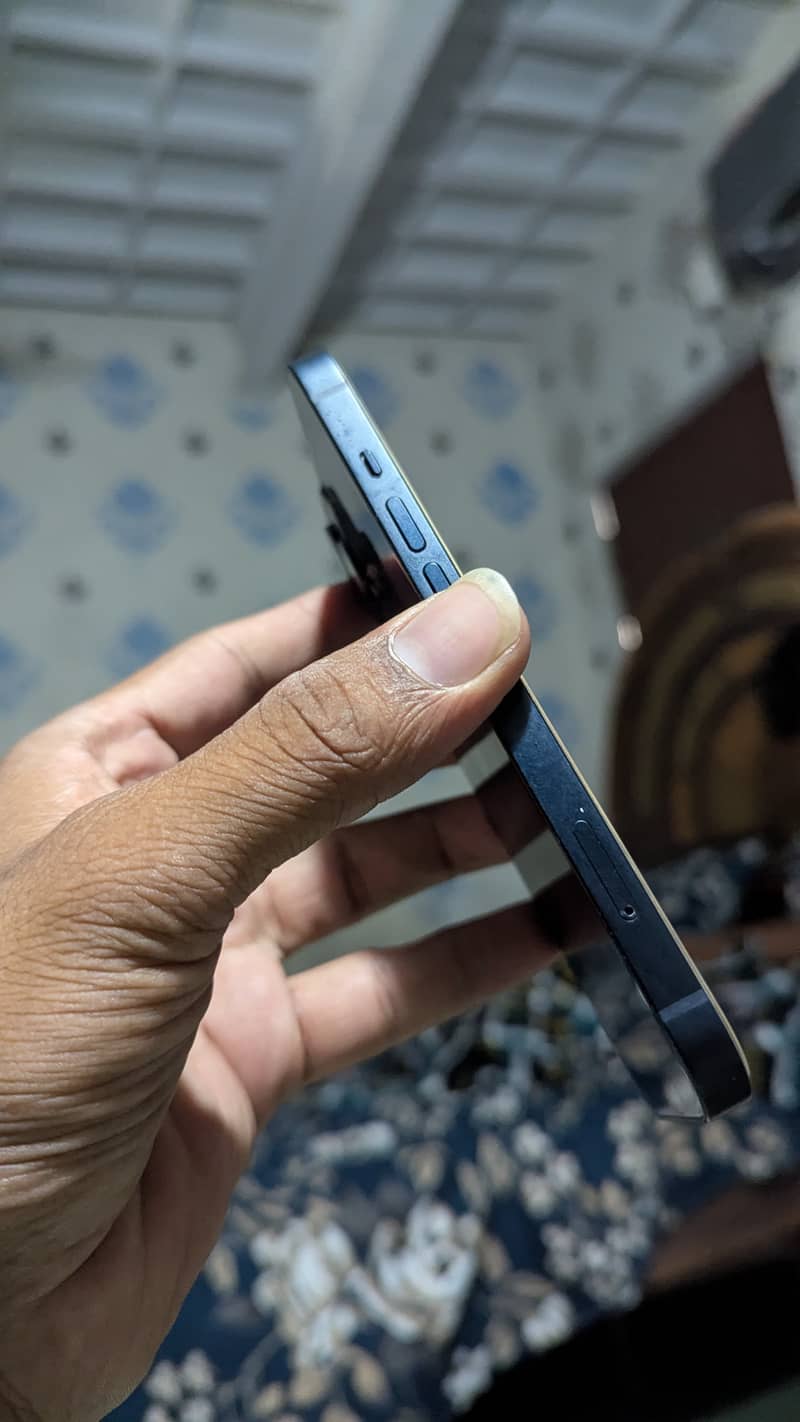 iPhone 13 1