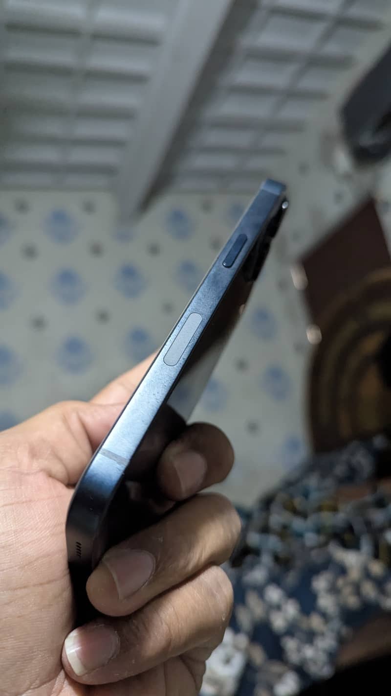 iPhone 13 2