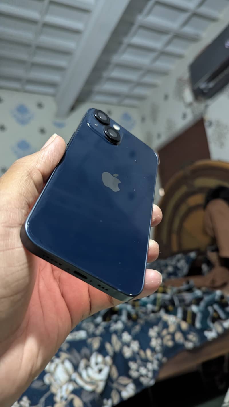 iPhone 13 3