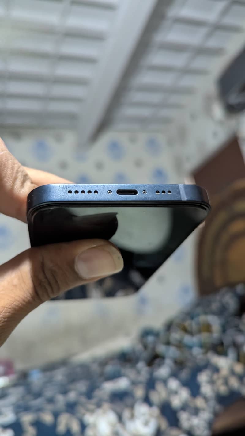 iPhone 13 6