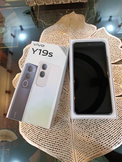 Vivo y19s with box brand new condition