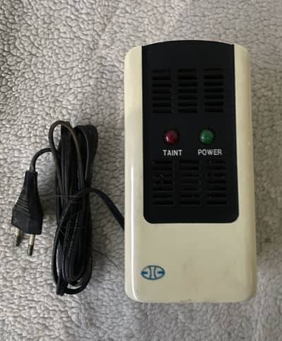 Gas leakage detector
