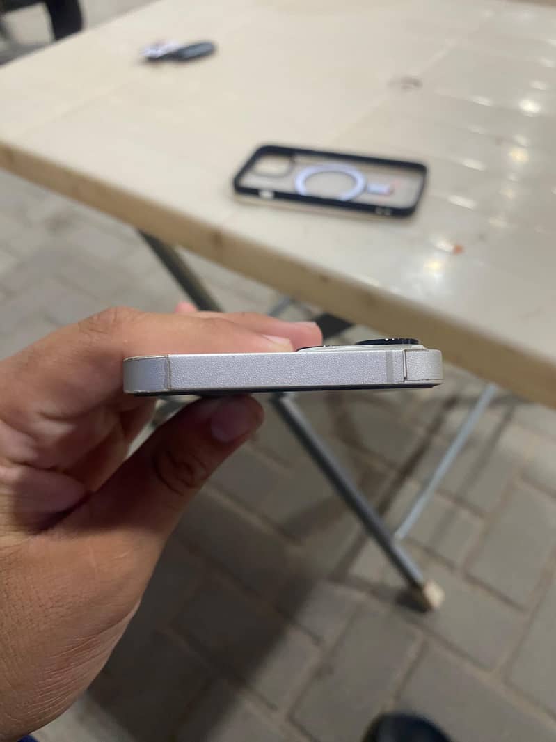IPhone 13 7