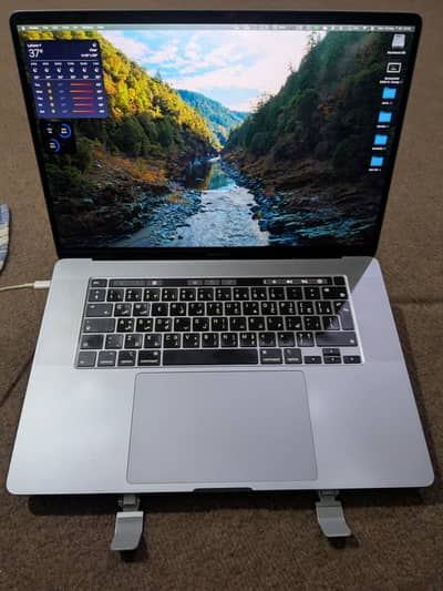 MacBook pro 2019 16" i7 16/512 4GB