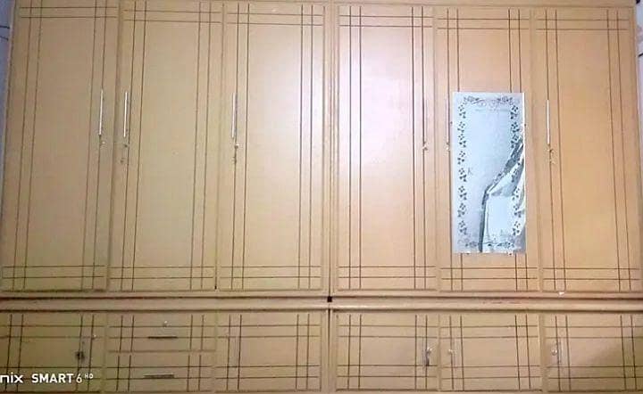 6 door wardrobe 0