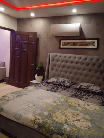 One bedroom apartment available on daily weakly basis in bahria town lahore and also available on short stay like 3/4 hours for couples and families
