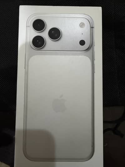 17 pro max silver color 256 gb