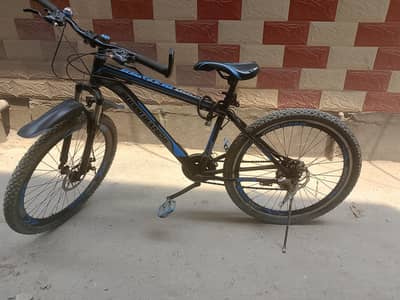 bicycle with shocks and disck brakes 26 inch