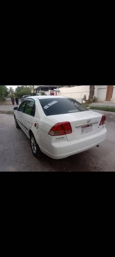 Civic 2002 model bahar se touch up andar se puri original