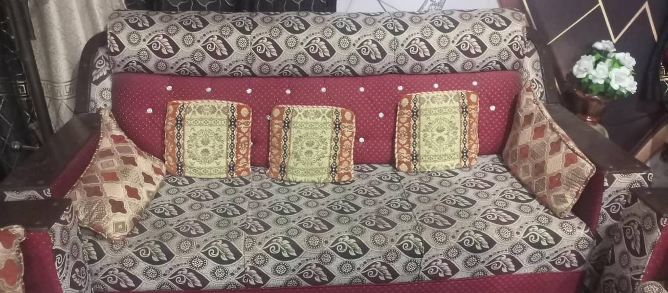 سات سیٹر صوفہ پور سیل بلکل ٹیک ہیں کوئی جگہ سے خراب نہیں 2