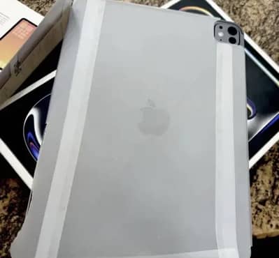 Apple iPad Pro M4 5G - 100% Battery Health - Under Apple Warranty