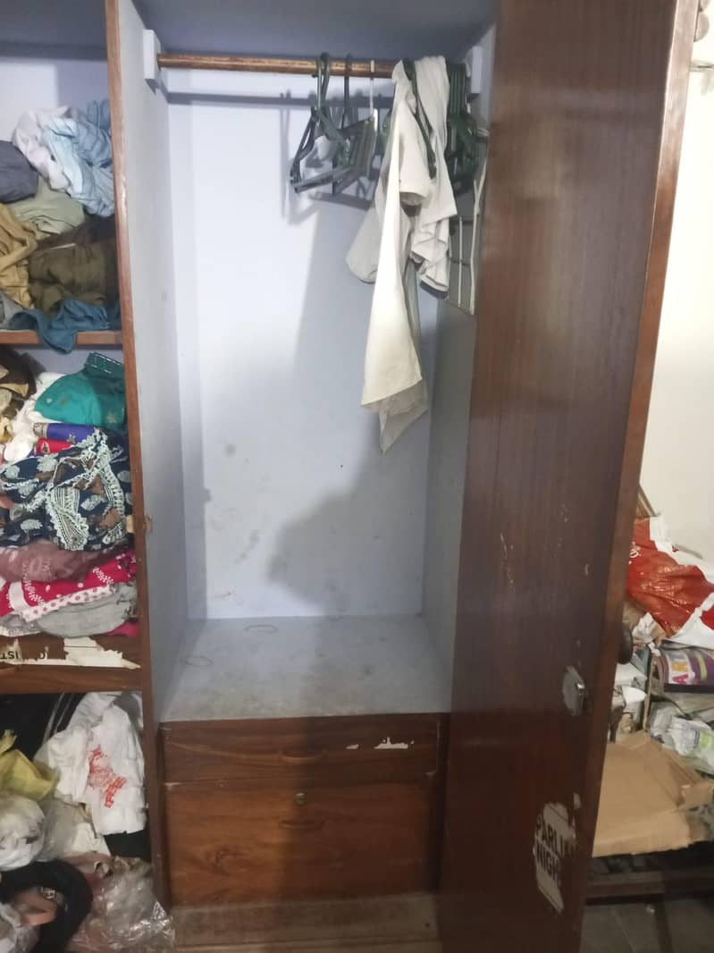 Wardrobe(Almari) 5