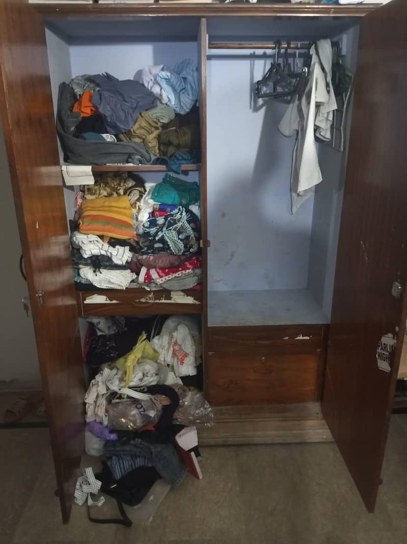 Wardrobe(Almari) 6